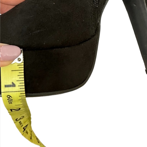 NEW HEELED BLACK BOOTS - Picture 2 of 4